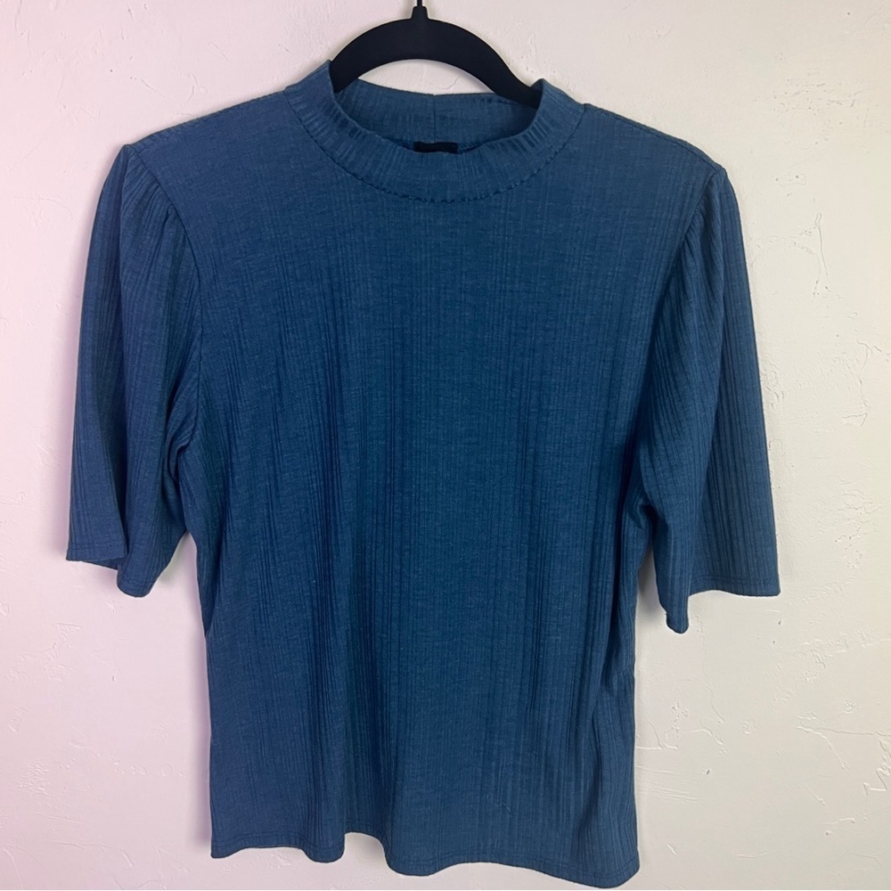 W5 blue top ribbed longer short sleeves size medium